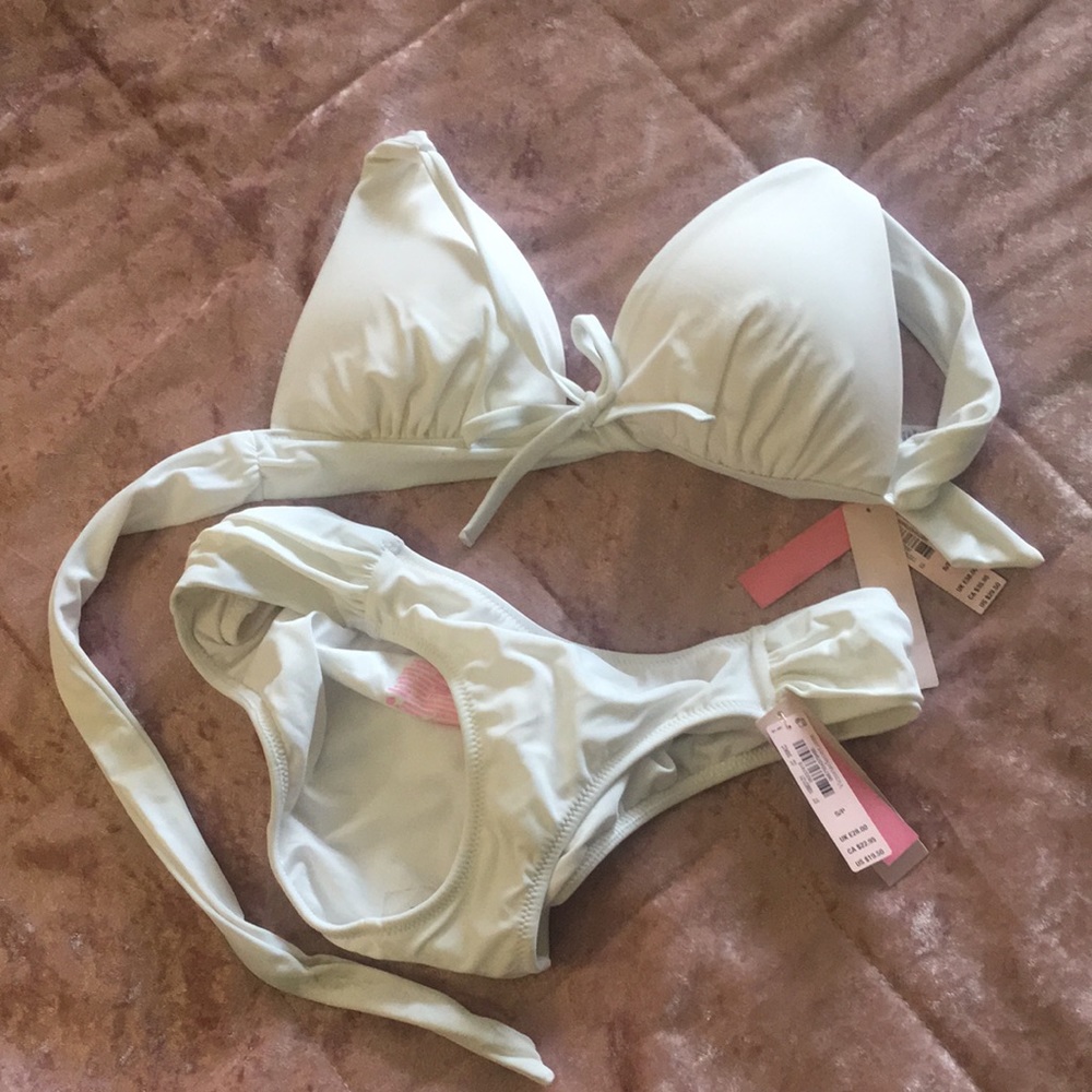 Victoria’s Secret white push up swimsuit top and bottom. Small